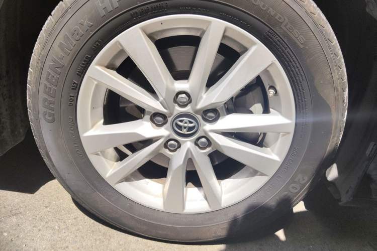 Used Toyota Camry 2019 2.0E Elite Edition China VI Standard Right Front Wheel Hub