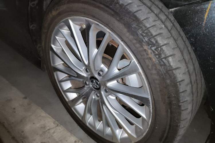 Used Toyota Camry 2019 2.5G Luxury Edition China V Standard Right Front Wheel Hub