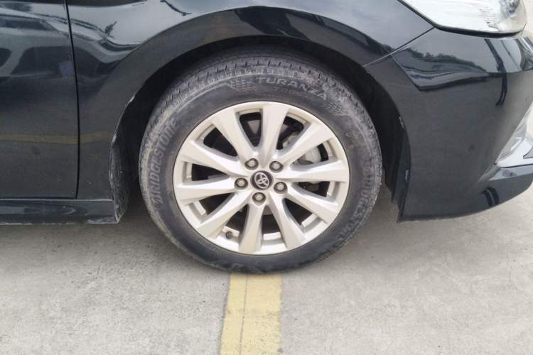 Used Toyota Camry 2019 Revised Version 2.0G Luxury Edition Right Front Wheel Hub