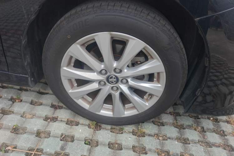 Used Toyota Camry 2019 Revised Version 2.0G Luxury Edition Right Front Wheel Hub