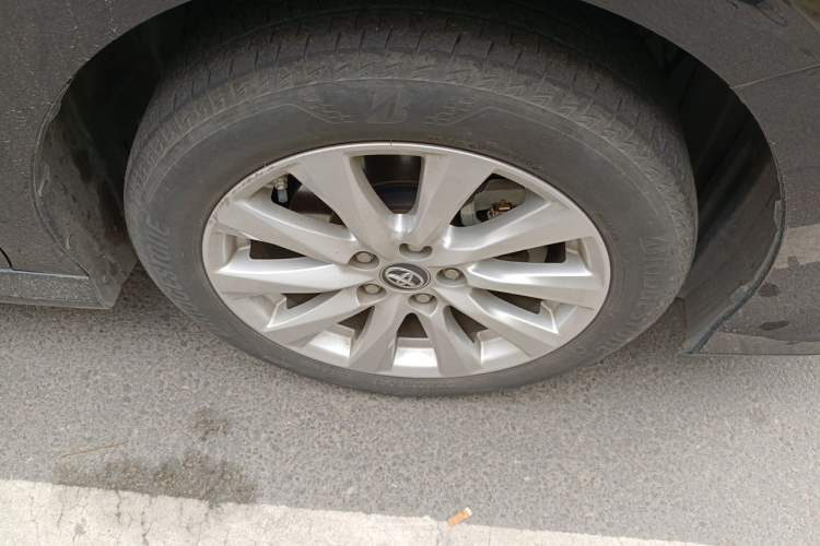 Used Toyota Camry 2019 Revised Version 2.0G Luxury Edition Right Front Wheel Hub
