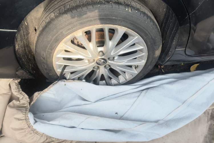 Used Toyota Camry 2019 Revised Version 2.5G Luxury Edition Right Front Wheel Hub