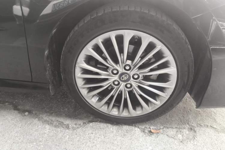 Used Toyota Camry 2019 Revised Version Dual-Engine 2.5 HG Luxury Edition Right Front Wheel Hub
