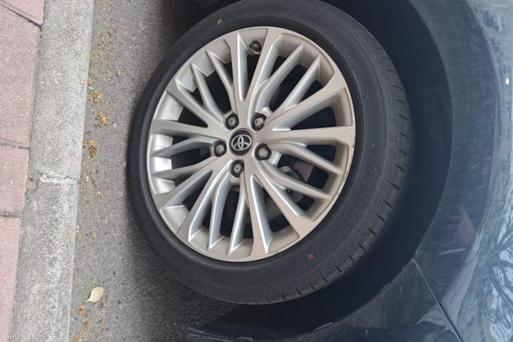 Used Toyota Camry 2019 Revised Version 2.5G Luxury Edition Right Front Wheel Hub