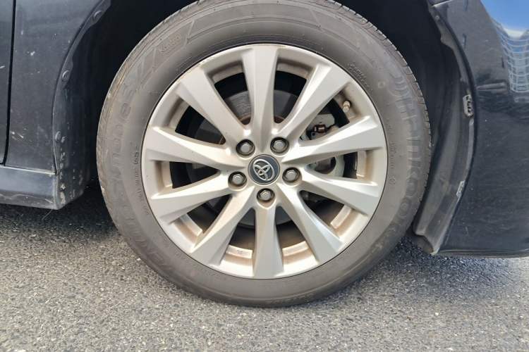 Used Toyota Camry 2019 Revised Version 2.0G Luxury Edition Right Front Wheel Hub