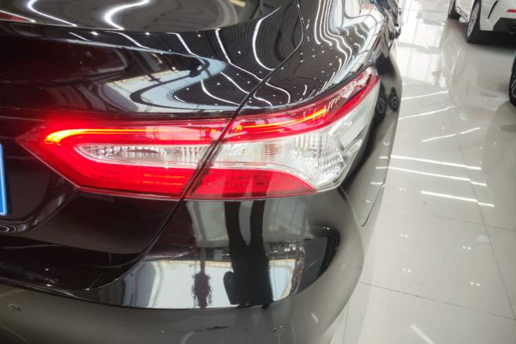 Used Toyota Camry 2019 2.0E Elite Edition China VI Standard Right Rear Taillight