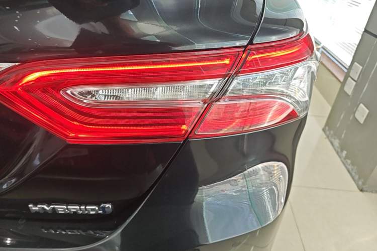 Used Toyota Camry 2019 Dual-Engine 2.5 HG Luxury Edition China VI Standard Right Rear Taillight