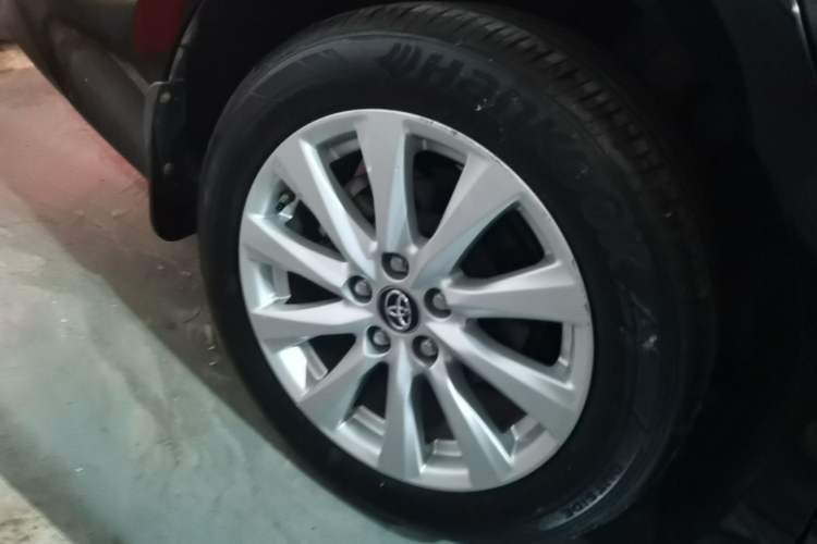 Used Toyota Camry 2019 Revised Version 2.0G Luxury Edition Right Rear Wheel Hub