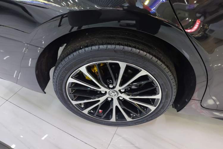 Used Toyota Camry 2019 Revised Version 2.5S Fēngshàng Edition Right Rear Wheel Hub