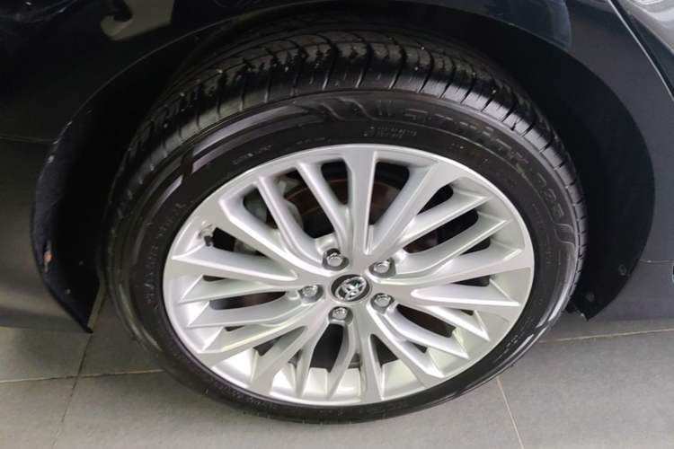 Used Toyota Camry 2019 2.5G Luxury Edition China V Standard Right Rear Wheel Hub