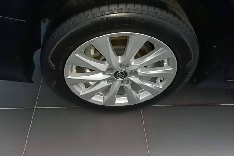 Used Toyota Camry 2019 Revised Version 2.0G Luxury Edition Right Rear Wheel Hub