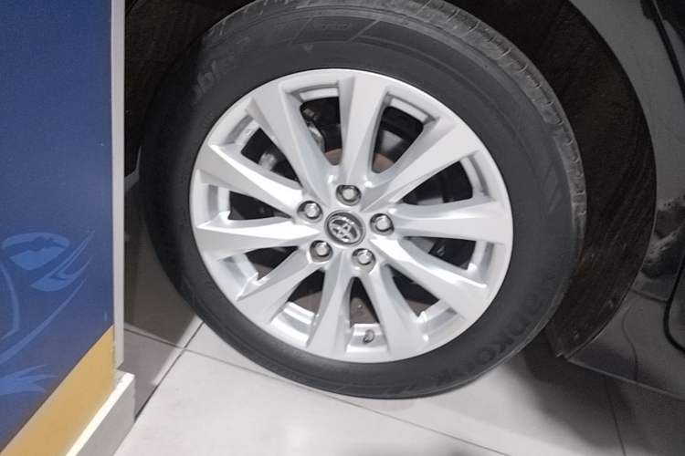 Used Toyota Camry 2019 Revised Version 2.0G Luxury Edition Right Rear Wheel Hub