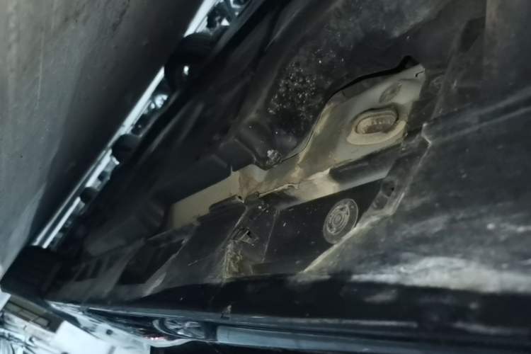 Used Toyota Camry 2019 Revised Version 2.0G Luxury Edition Right Side Sill