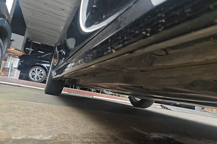 Used Toyota Camry 2019 Revised Version 2.0G Luxury Edition Right Side Sill