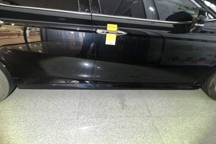 Used Toyota Camry 2019 Revised Version 2.0G Luxury Edition Right Side Sill