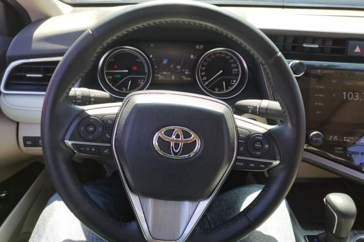 Used Toyota Camry 2019 Dual-Engine 2.5 HG Luxury Edition China VI Standard Steering Wheel
