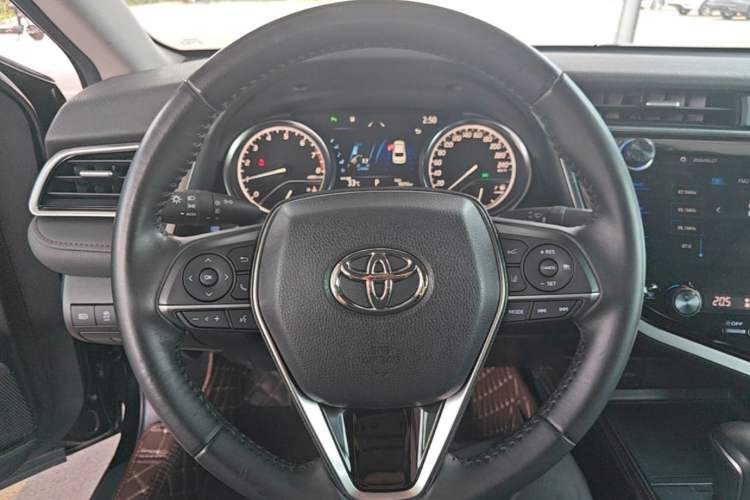 Used Toyota Camry 2019 2.0G Luxury Edition China VI Standard Steering Wheel