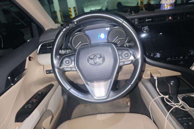 Used Toyota Camry 2019 Dual-Engine 2.5 HG Luxury Edition China VI Standard Steering Wheel
