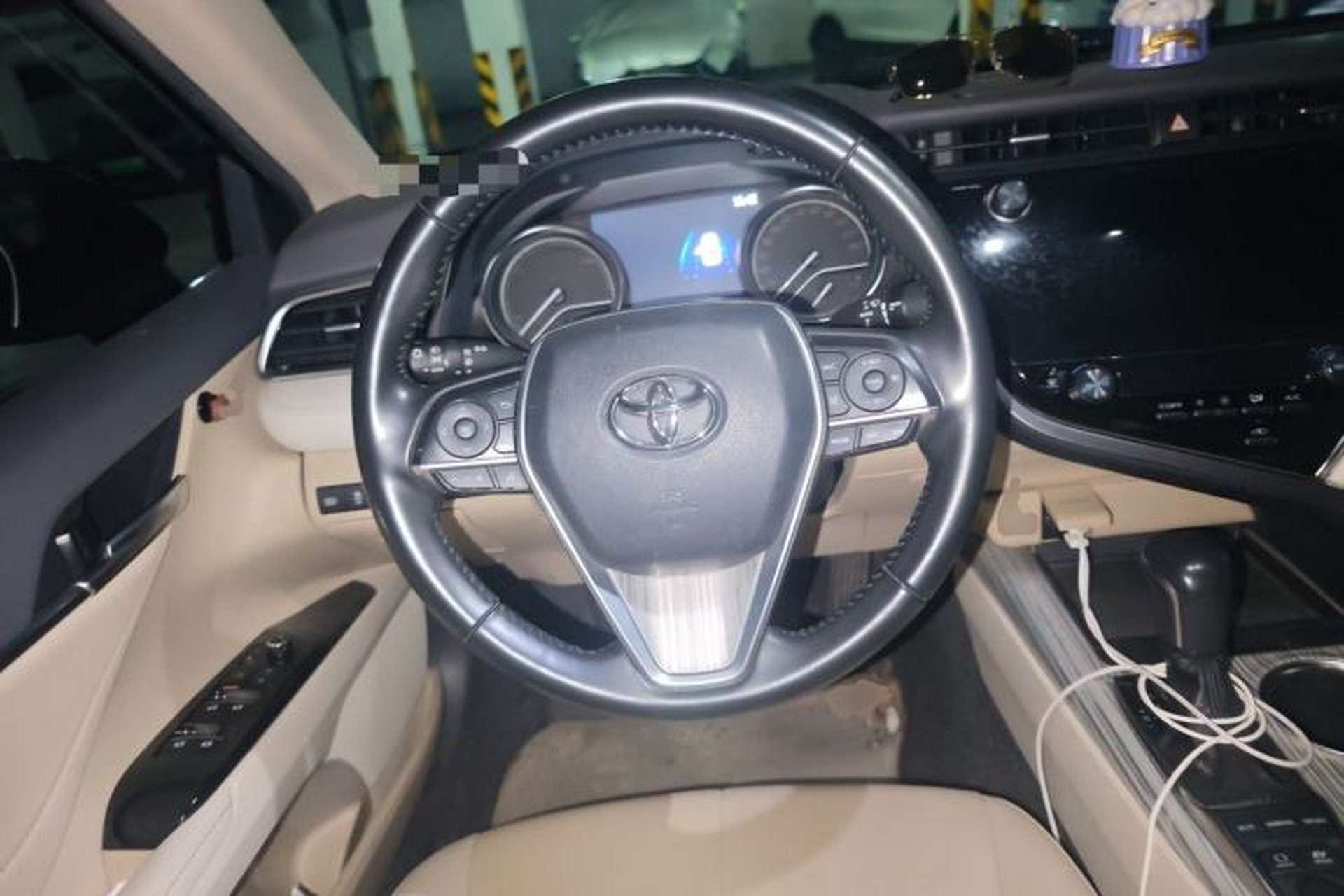 Used Toyota Camry 2019 Dual-Engine 2.5 HG Luxury Edition China VI Standard Steering Wheel