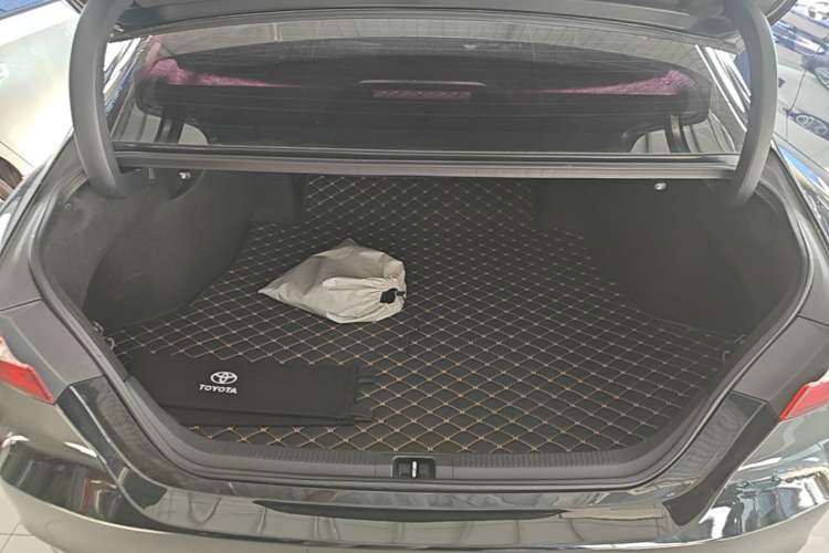 Used Toyota Camry 2019 2.5G Luxury Edition China VI Standard Trunk
