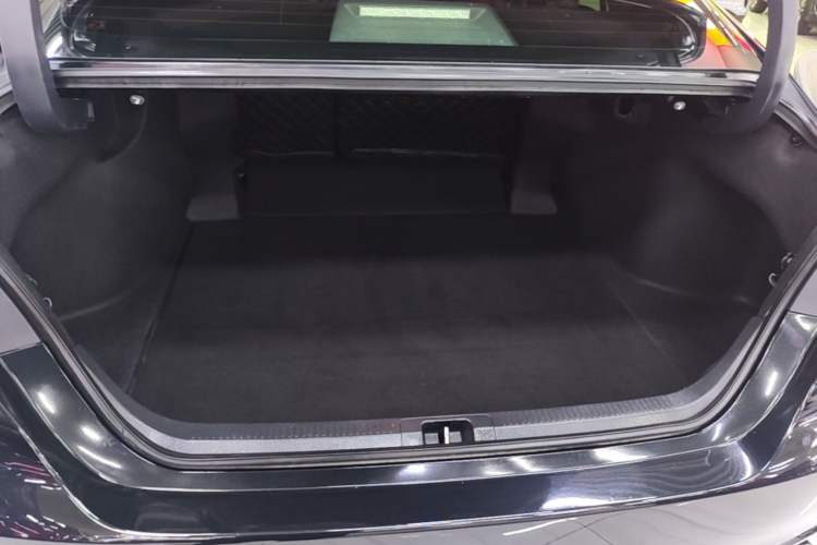 Used Toyota Camry 2019 Revised Version 2.5S Fēngshàng Edition Trunk