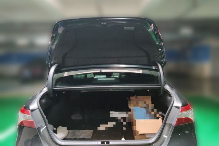 Used Toyota Camry 2019 Revised Version 2.0S Fēngshàng Edition Trunk