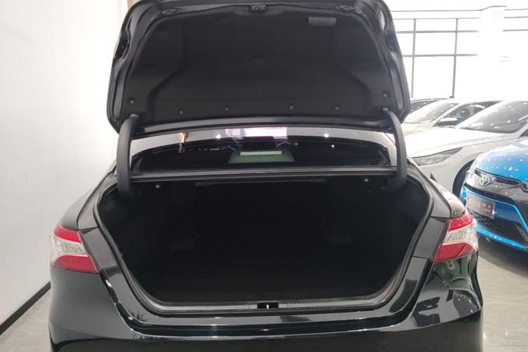 Used Toyota Camry 2019 2.5G Luxury Edition China VI Standard Trunk