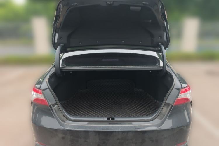 Used Toyota Camry 2019 Revised Version 2.0S Fēngshàng Edition Trunk