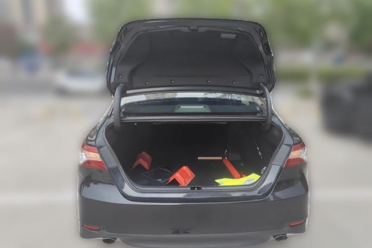 Used Toyota Camry 2019 Revised Version 2.0G Luxury Edition Trunk