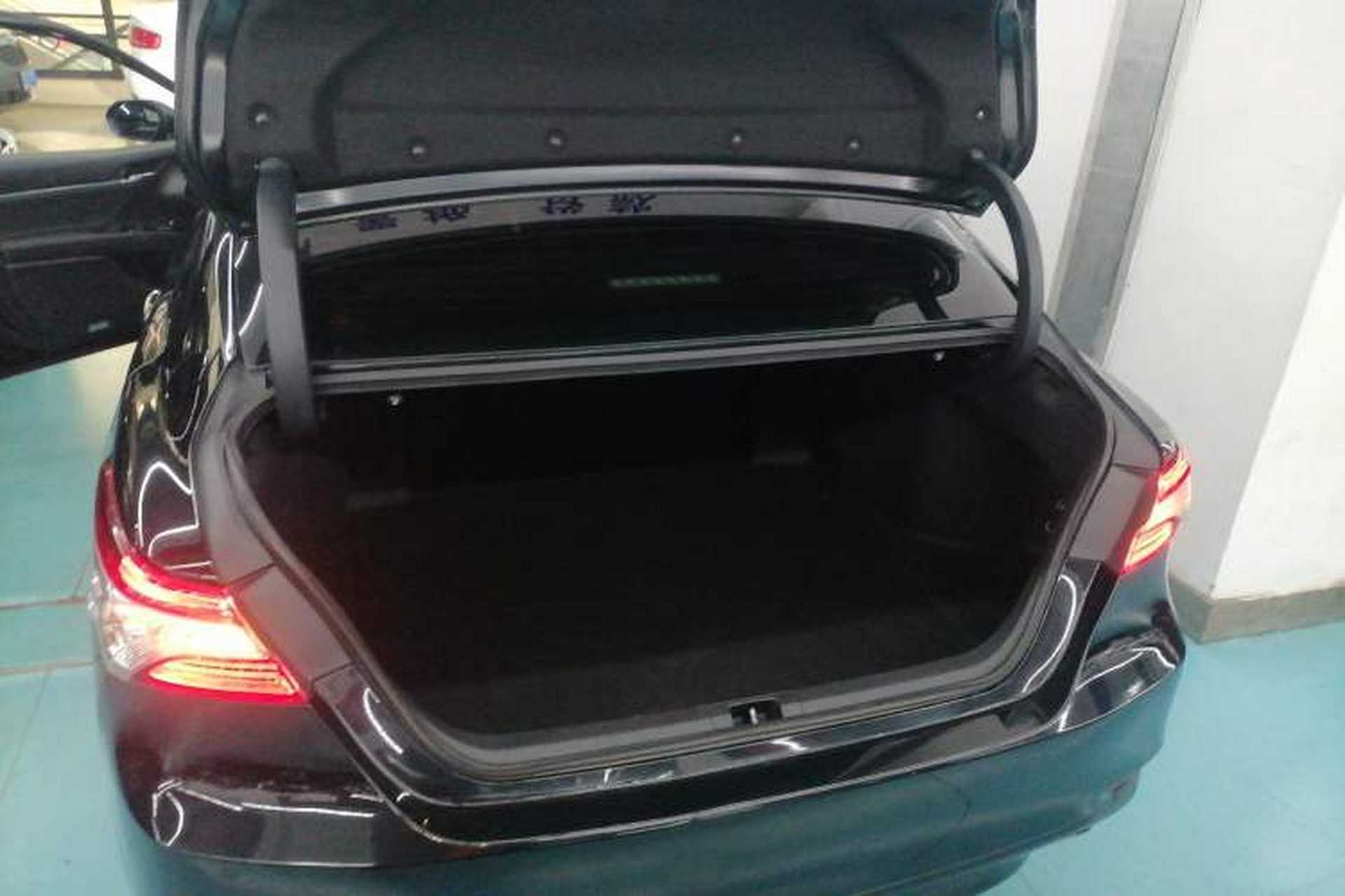 Used Toyota Camry 2019 Revised Version 2.0G Luxury Edition Trunk