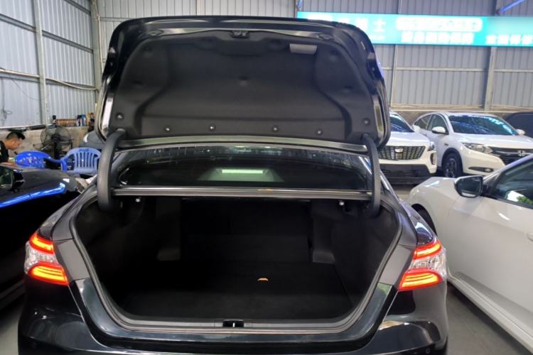 Used Toyota Camry 2019 Revised Version 2.0G Luxury Edition Trunk