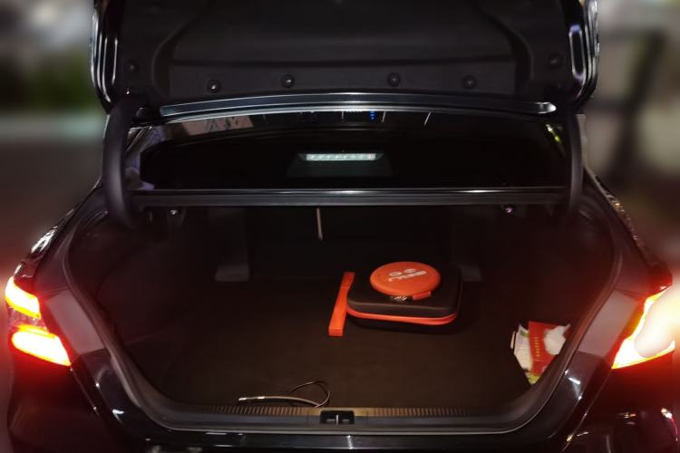 Used Toyota Camry 2019 Dual-Engine 2.5 HG Luxury Edition China VI Standard Trunk