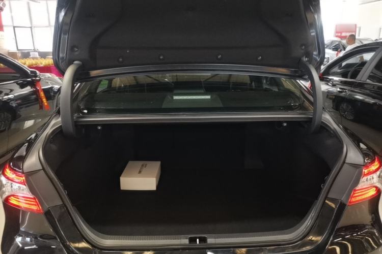 Used Toyota Camry 2019 2.5G Luxury Edition China VI Standard Trunk