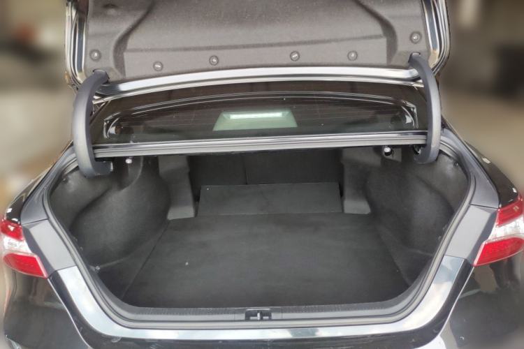 Used Toyota Camry 2019 Revised Version 2.0G Luxury Edition Trunk