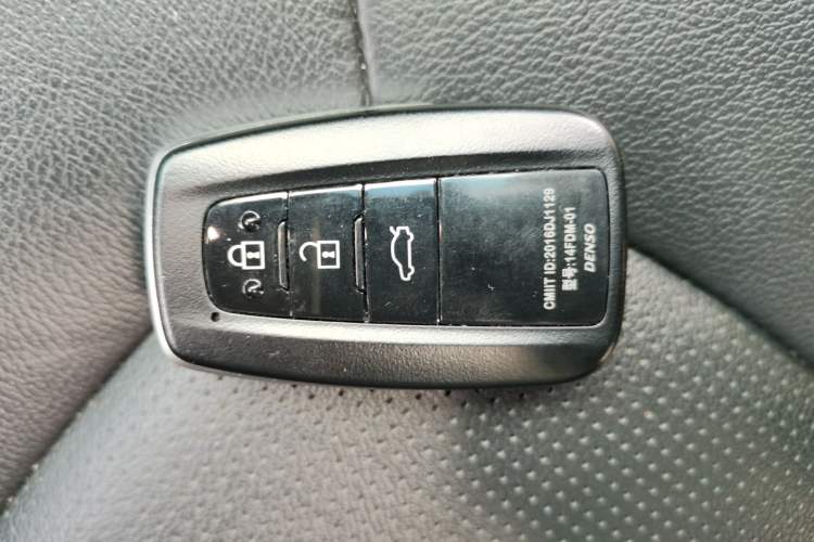 Used Toyota Camry 2019 2.5G Luxury Edition China VI Standard Vehicle Key