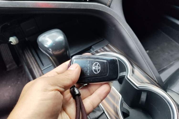 Used Toyota Camry 2019 2.0G Luxury Edition China VI Standard Vehicle Key
