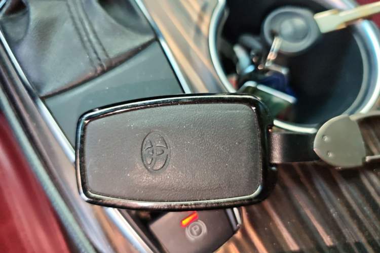 Used Toyota Camry 2019 2.0G Luxury Edition China VI Standard Vehicle Key