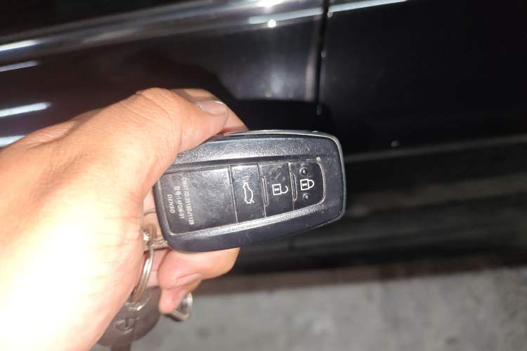 Used Toyota Camry 2019 2.0G Luxury Edition China VI Standard Vehicle Key