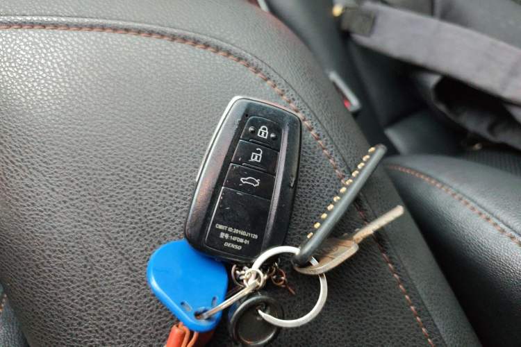 Used Toyota Camry 2019 Revised Version 2.0G Luxury Edition Vehicle Key