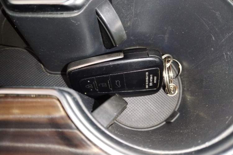 Used Toyota Camry 2019 2.5G Luxury Edition China VI Standard Vehicle Key