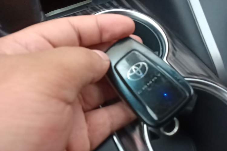 Used Toyota Camry 2019 2.0G Luxury Edition China VI Standard Vehicle Key