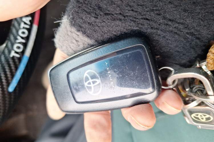 Used Toyota Camry 2019 2.5G Luxury Edition China V Standard Vehicle Key