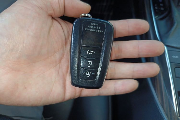Used Toyota Camry 2019 2.5G Luxury Edition China V Standard Vehicle Key