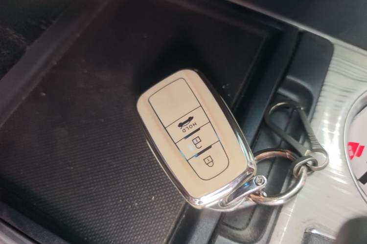 Used Toyota Camry 2019 Dual-Engine 2.5 HG Luxury Edition China V Standard Vehicle Key