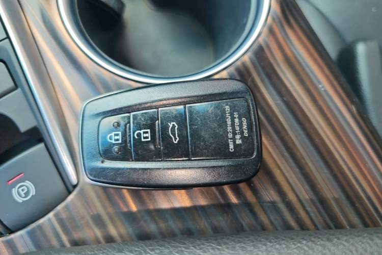 Used Toyota Camry 2019 Revised Version 2.5G Luxury Edition Vehicle Key