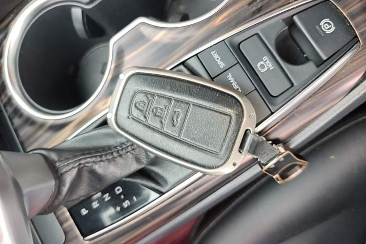 Used Toyota Camry 2019 2.5G Luxury Edition China VI Standard Vehicle Key
