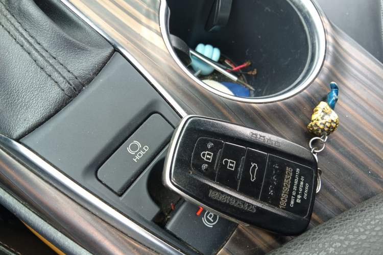 Used Toyota Camry 2019 2.0G Luxury Edition China VI Standard Vehicle Key