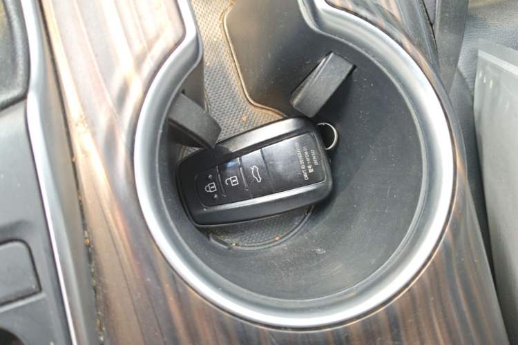 Used Toyota Camry 2019 2.0G Luxury Edition China VI Standard Vehicle Key