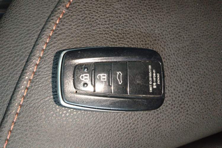 Used Toyota Camry 2019 Revised Version 2.5G Luxury Edition Vehicle Key