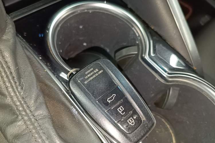 Used Toyota Camry 2019 2.0S FENGSHANG Version China V Standard Vehicle Key